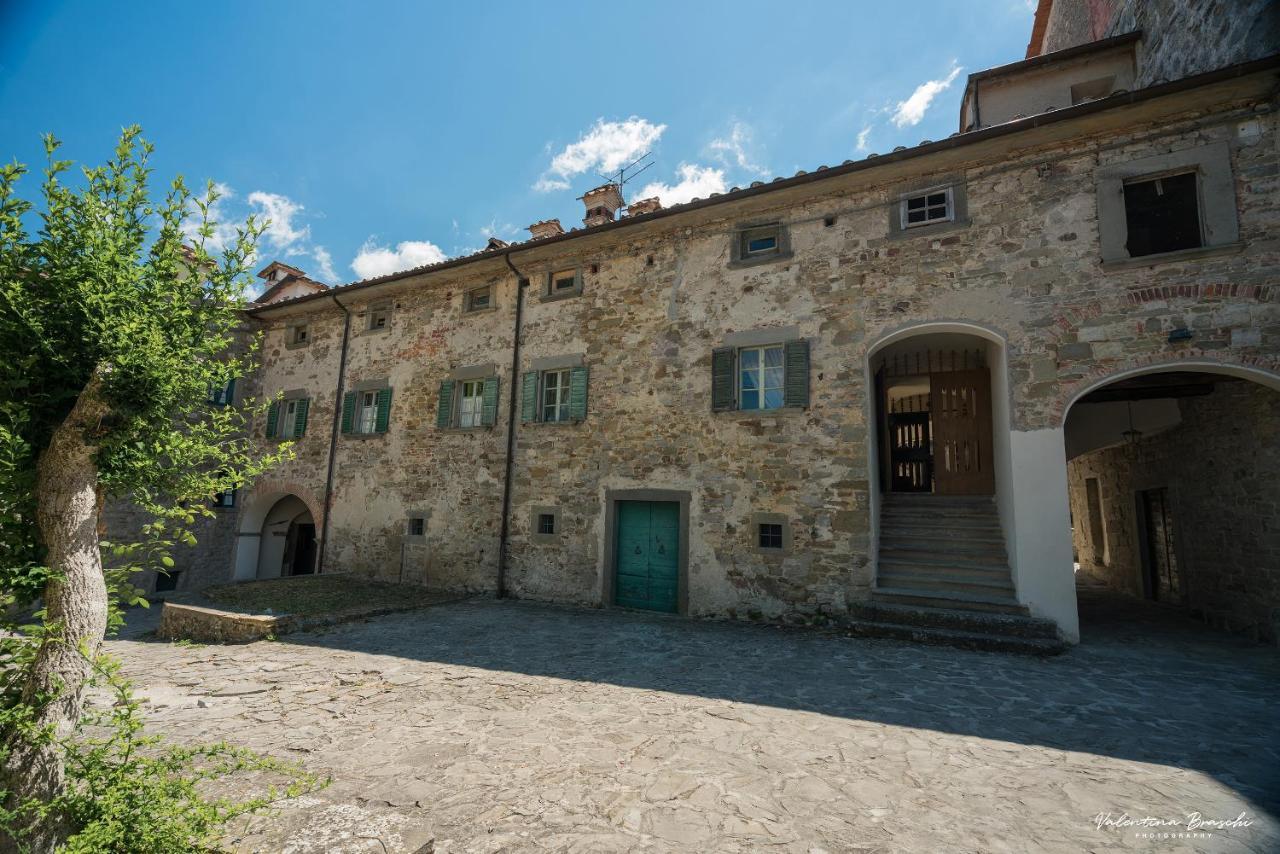 Вилла Castello Di Sarna Кьюзи-делла-Верна Экстерьер фото